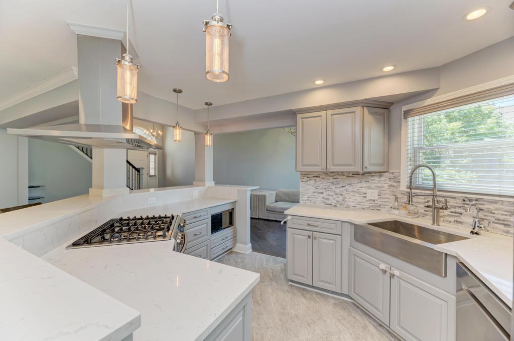2716 Burton Drive, Westchester, IL 60154