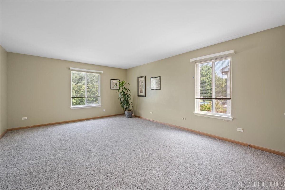 2474 Spring Valley Court, Aurora, IL 60503
