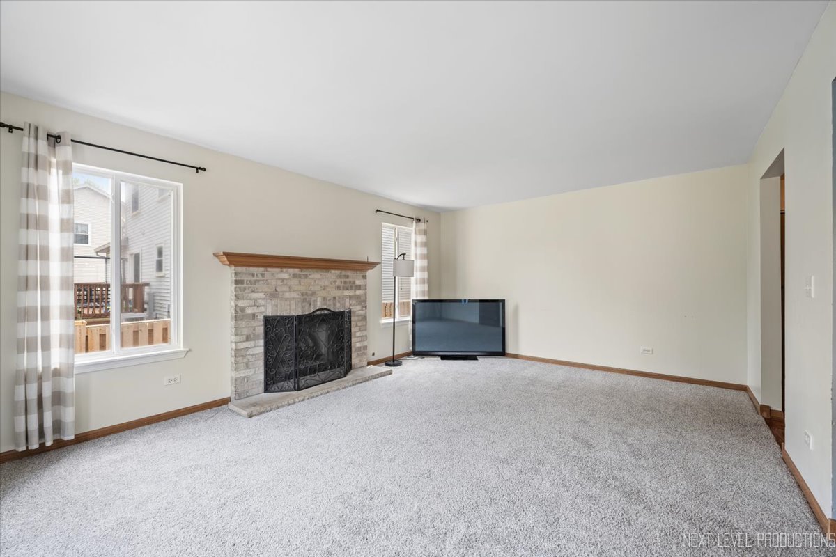 2474 Spring Valley Court, Aurora, IL 60503