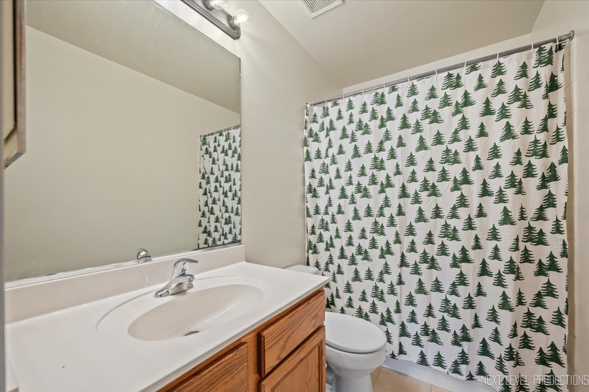 2474 Spring Valley Court, Aurora, IL 60503