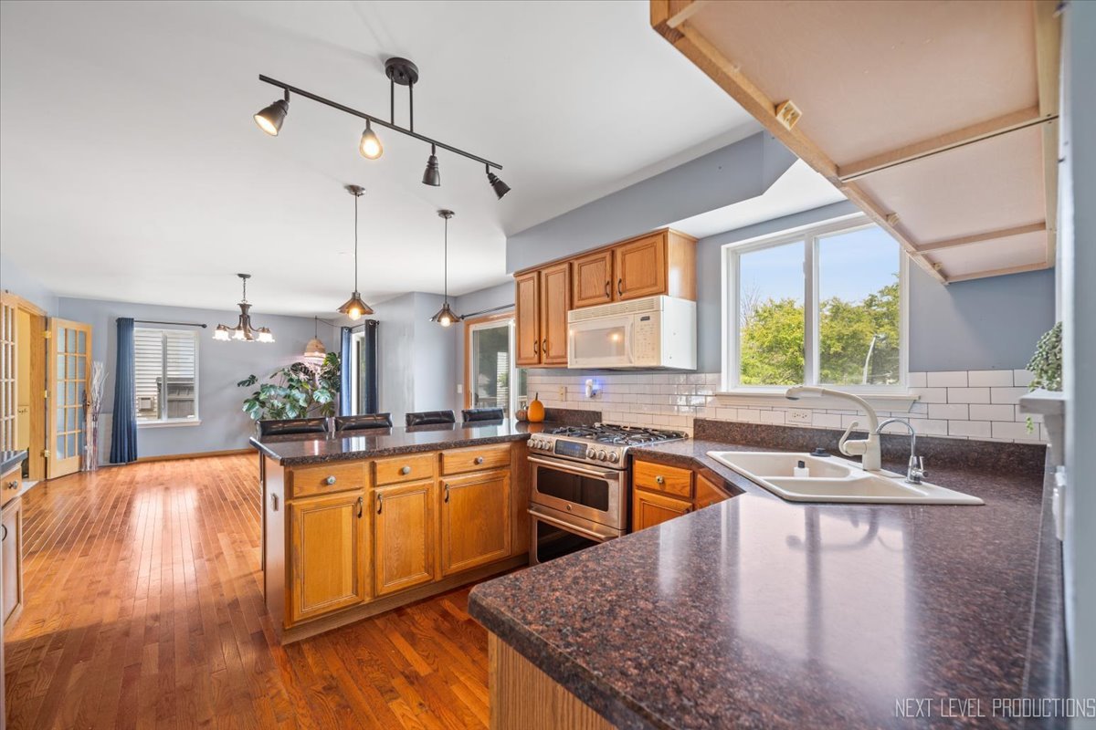 2474 Spring Valley Court, Aurora, IL 60503
