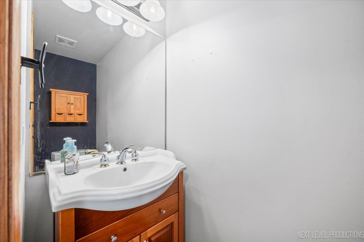 2474 Spring Valley Court, Aurora, IL 60503