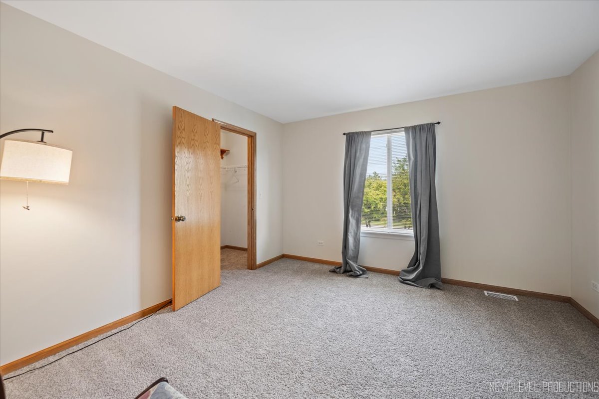 2474 Spring Valley Court, Aurora, IL 60503
