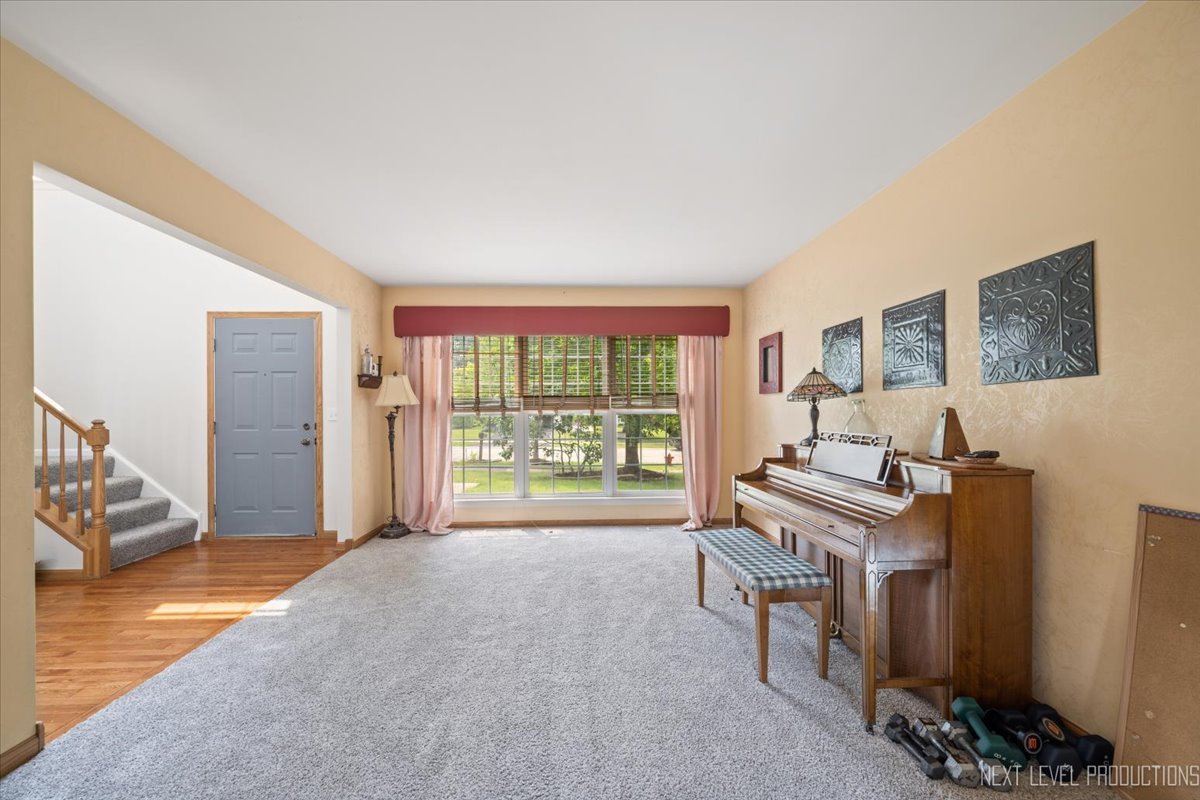 2474 Spring Valley Court, Aurora, IL 60503