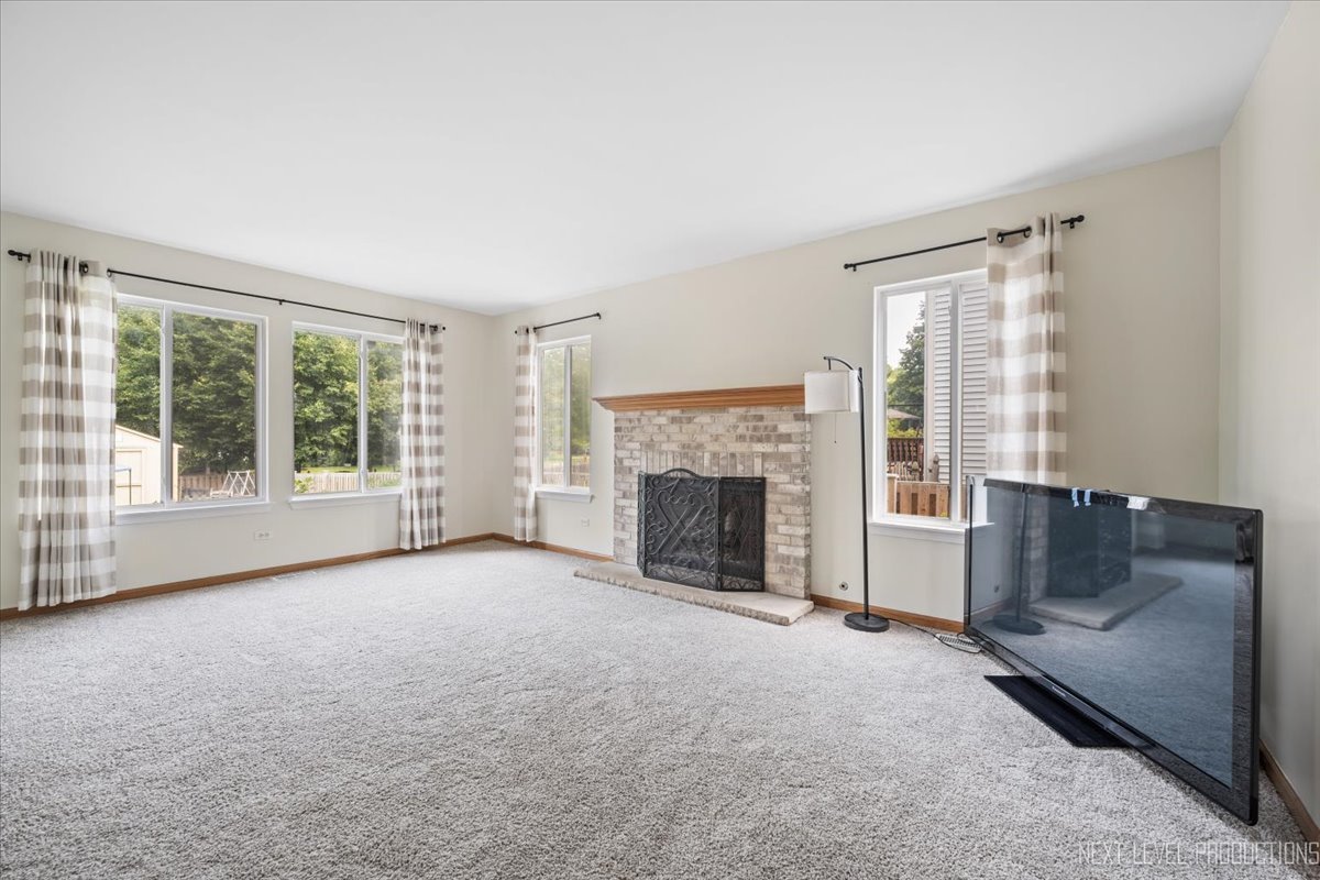 2474 Spring Valley Court, Aurora, IL 60503