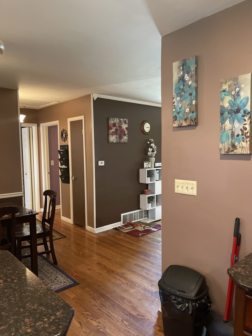 2205 Mayfair Avenue, Westchester, IL 60154