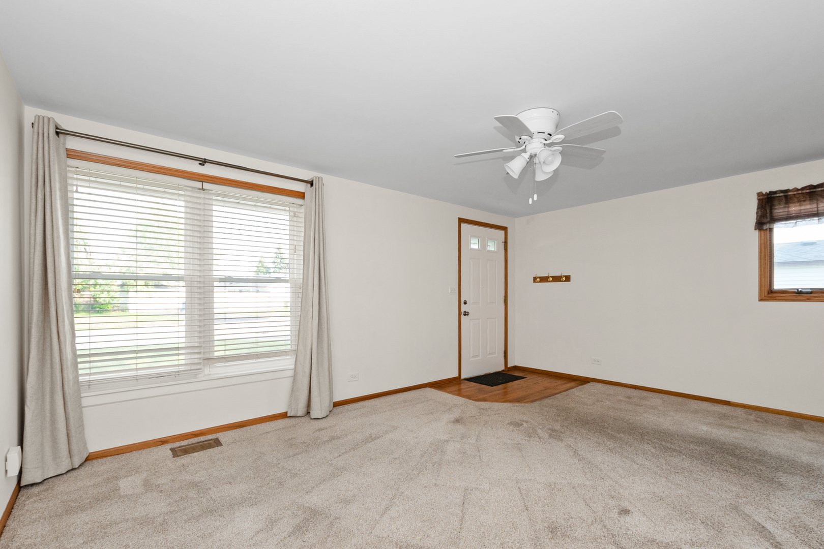 8928 S Ryan Road, Hometown, IL 60456
