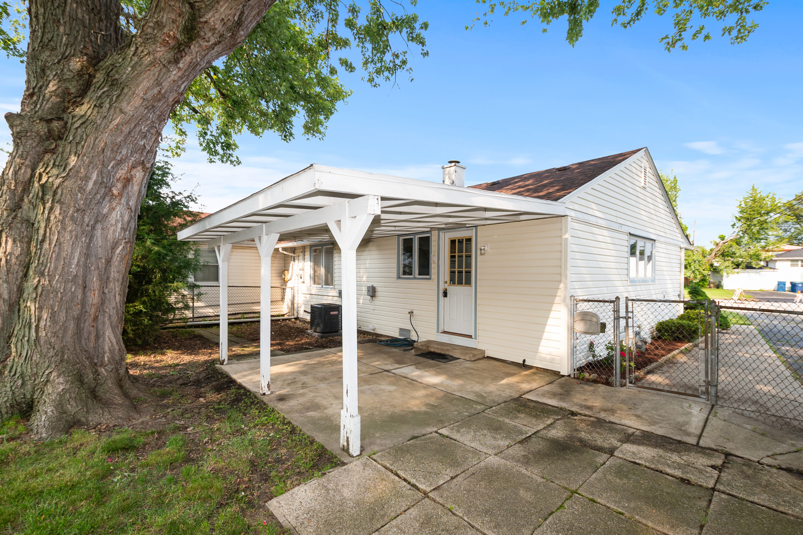 8928 S Ryan Road, Hometown, IL 60456