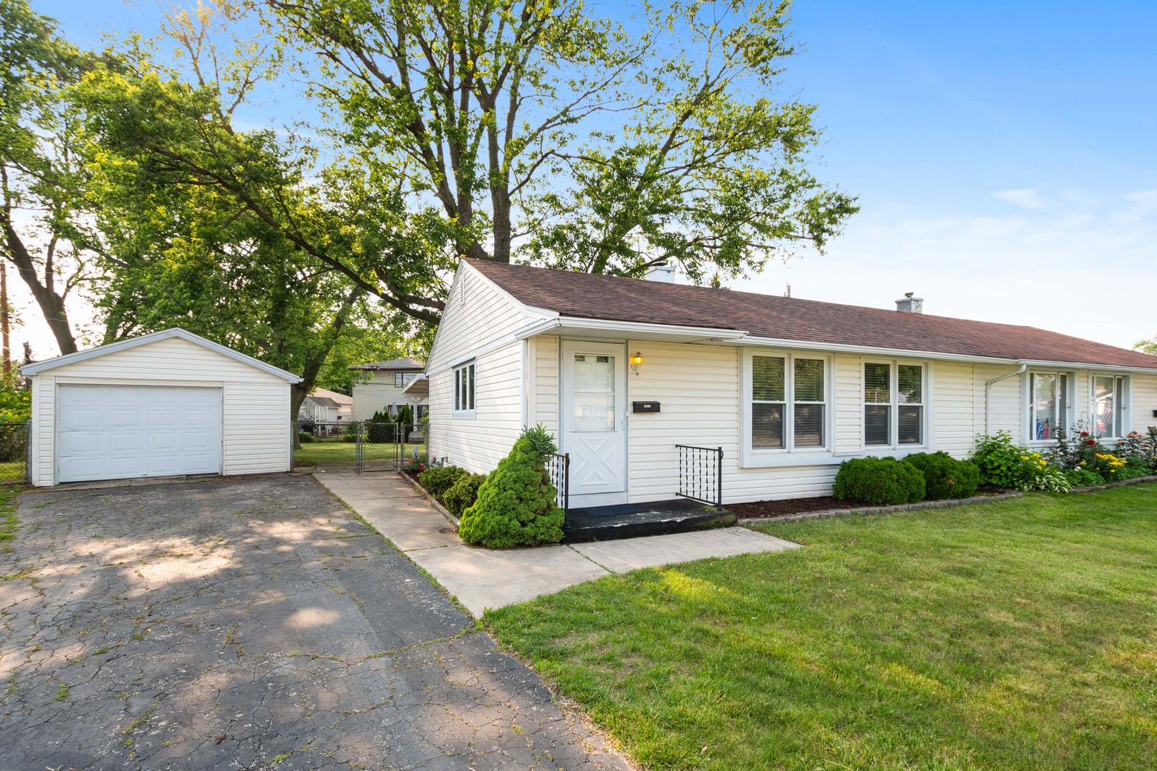 8928 S Ryan Road, Hometown, IL 60456