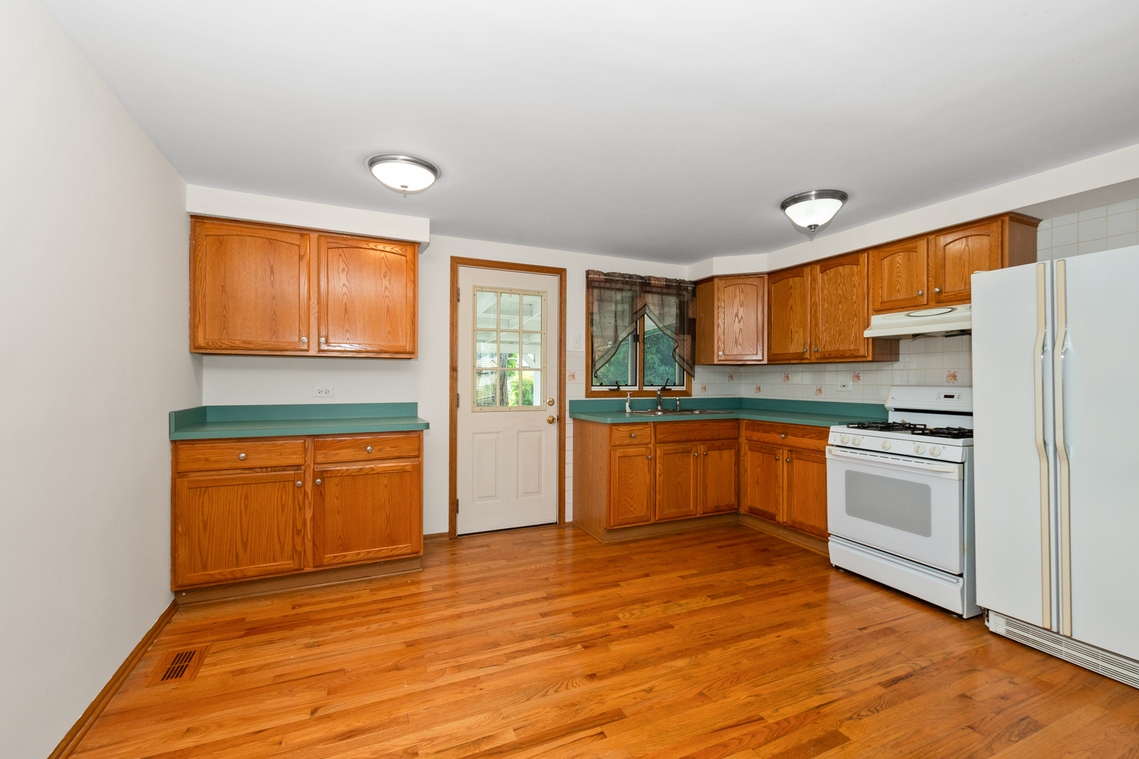 8928 S Ryan Road, Hometown, IL 60456