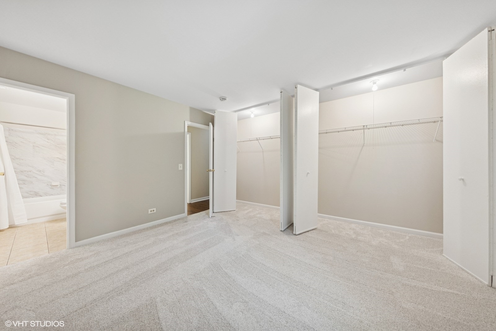 5900 Forest View Road #2A, Lisle, IL 60532