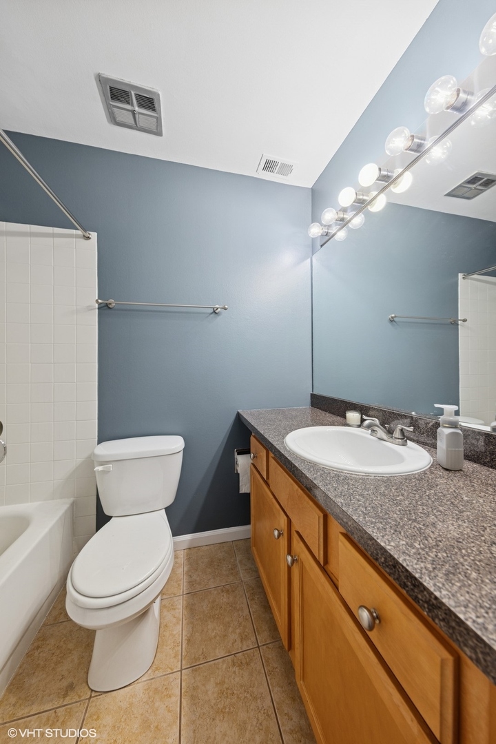 5900 Forest View Road #2A, Lisle, IL 60532