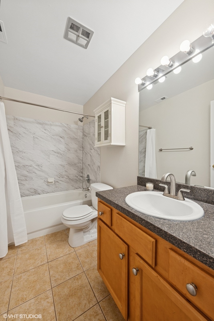 5900 Forest View Road #2A, Lisle, IL 60532