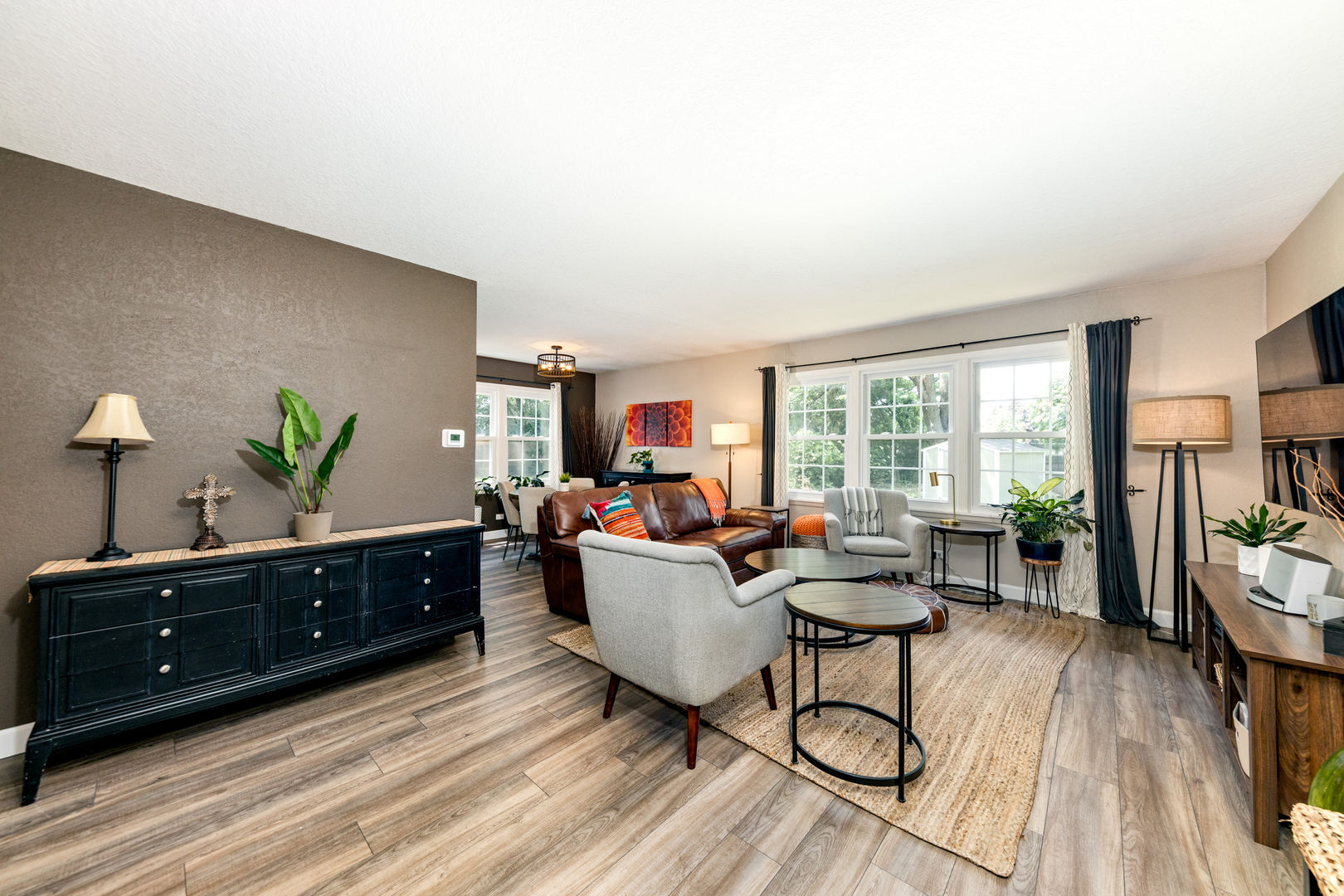 26W430 Natalie Court, Carol Stream, IL 60188