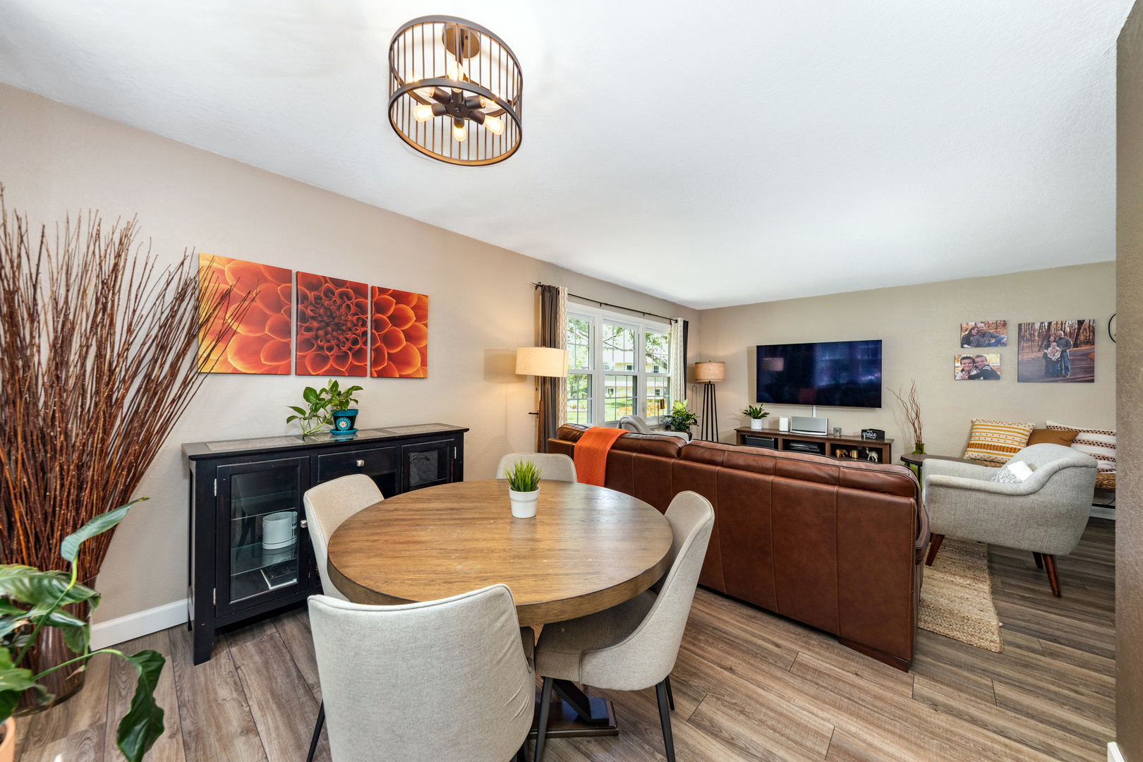 26W430 Natalie Court, Carol Stream, IL 60188
