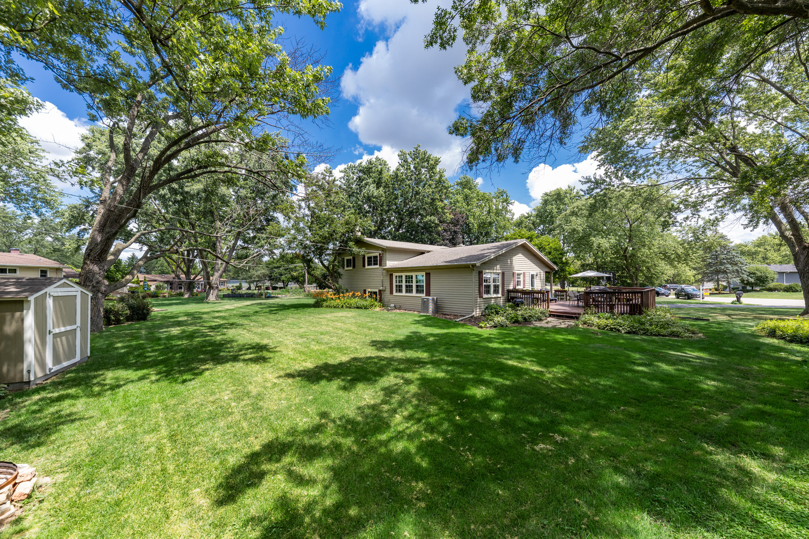 26W430 Natalie Court, Carol Stream, IL 60188