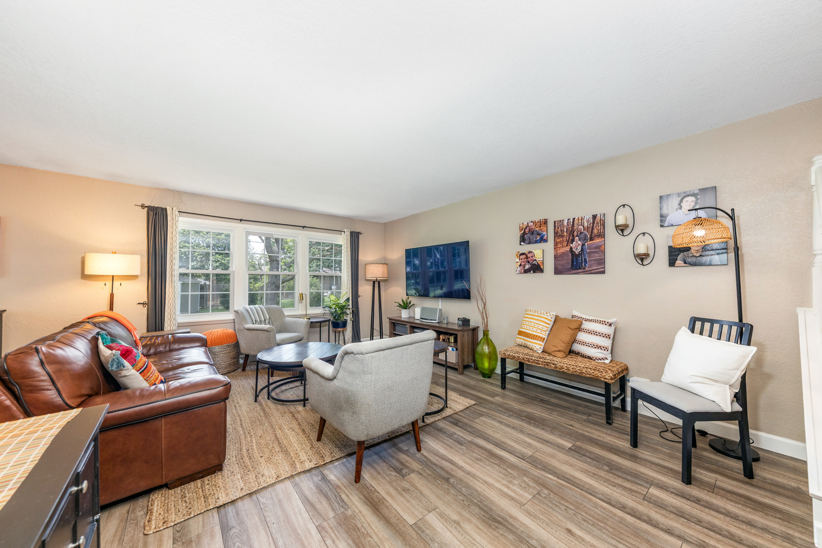 26W430 Natalie Court, Carol Stream, IL 60188