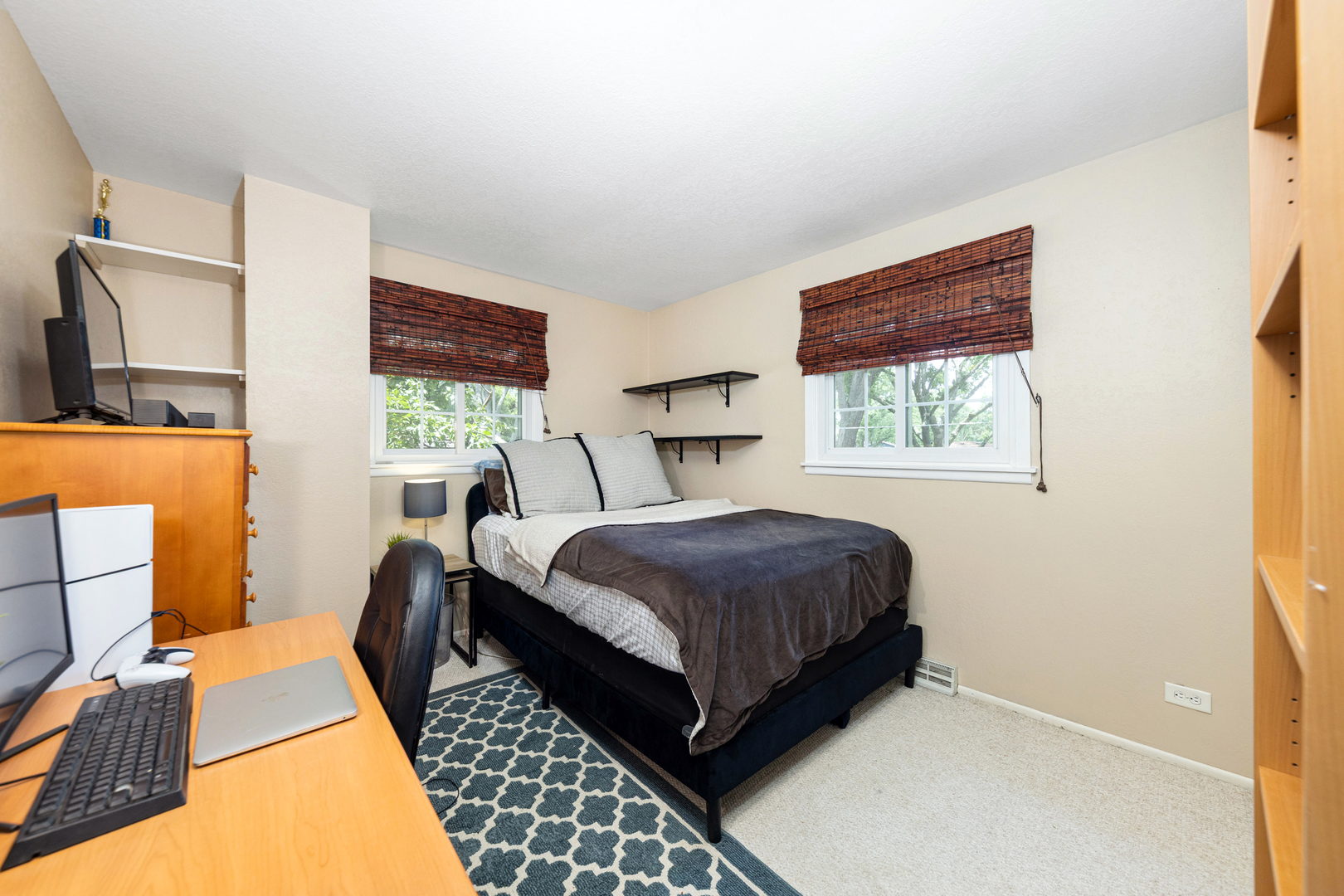 26W430 Natalie Court, Carol Stream, IL 60188