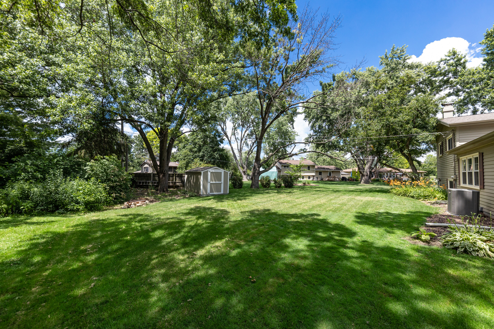 26W430 Natalie Court, Carol Stream, IL 60188