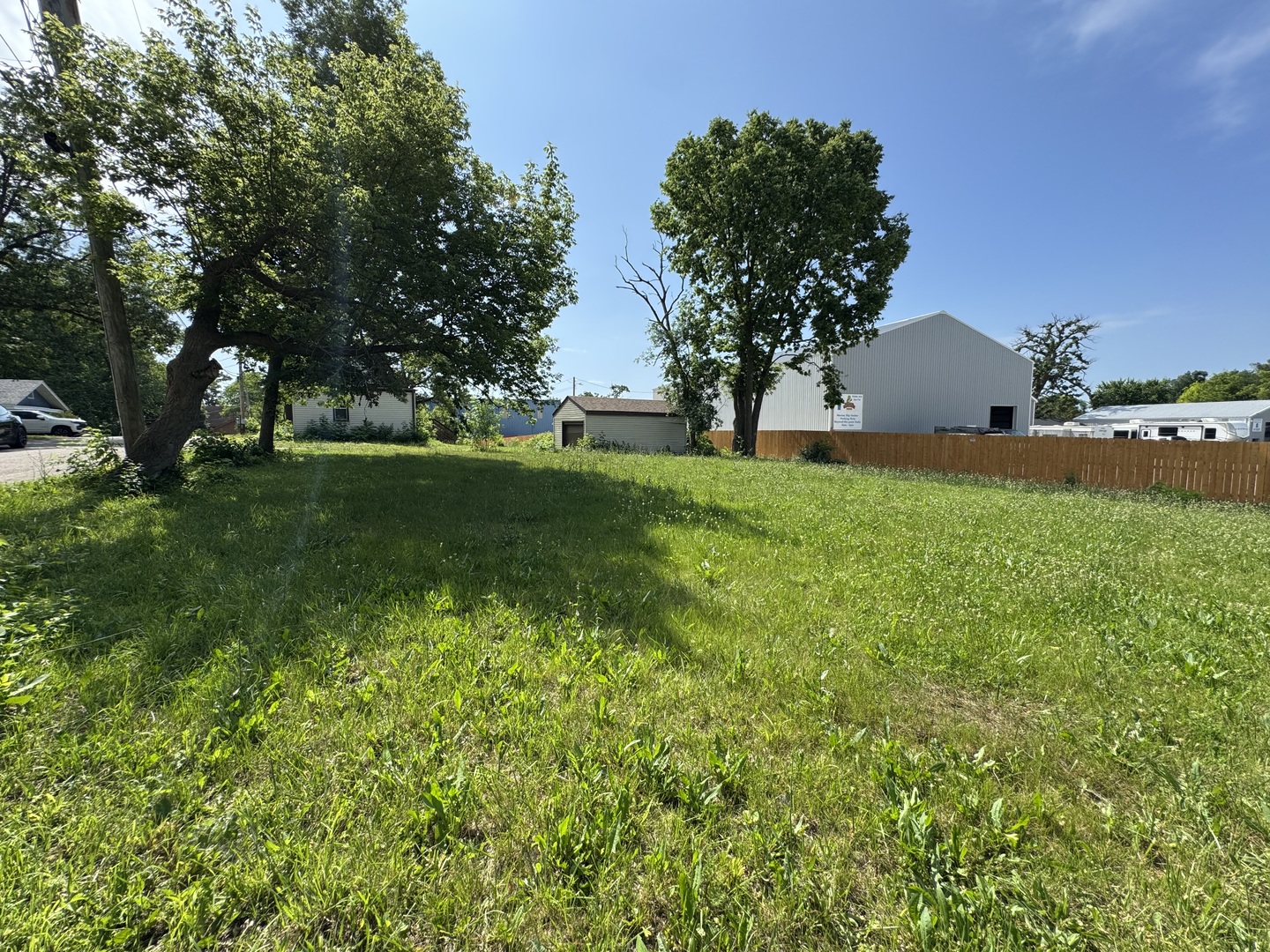 42309 N Woodbine Avenue, Antioch, IL 60002