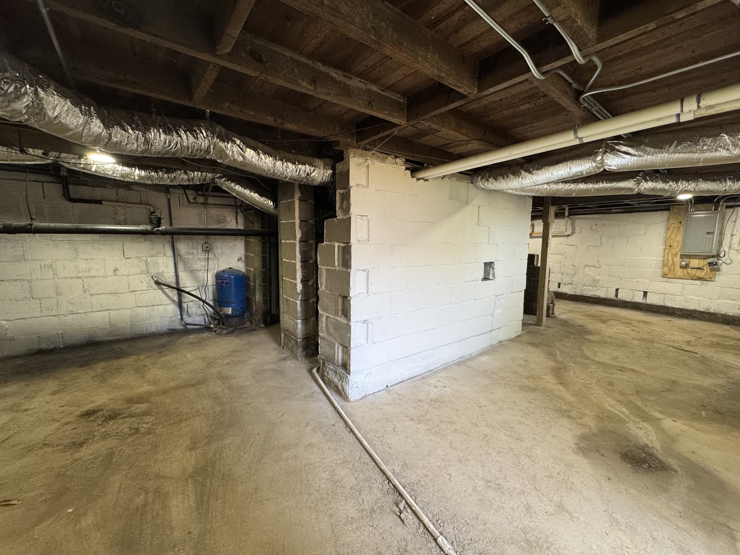 42309 N Woodbine Avenue, Antioch, IL 60002