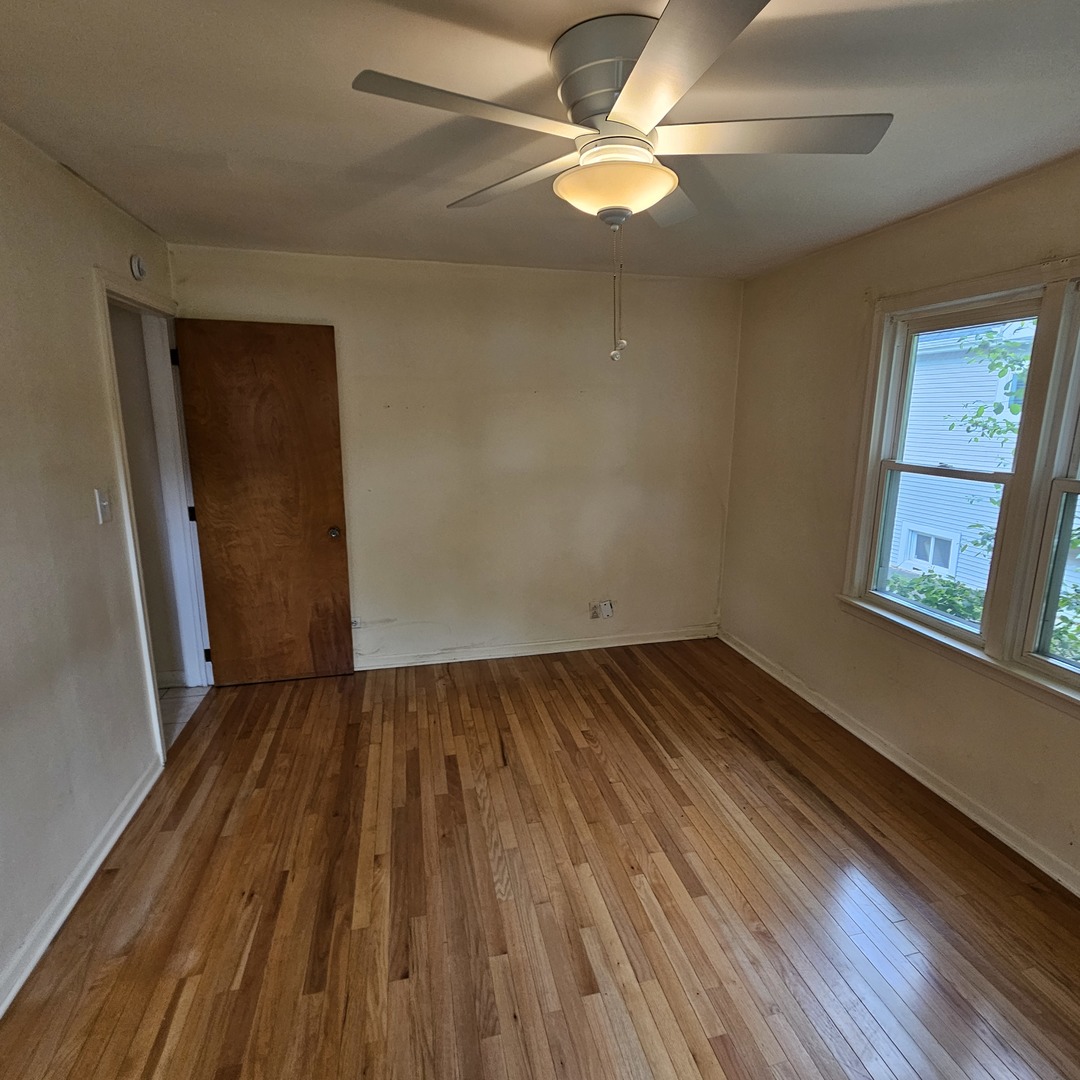 237 Pine Street, Villa Park, IL 60181