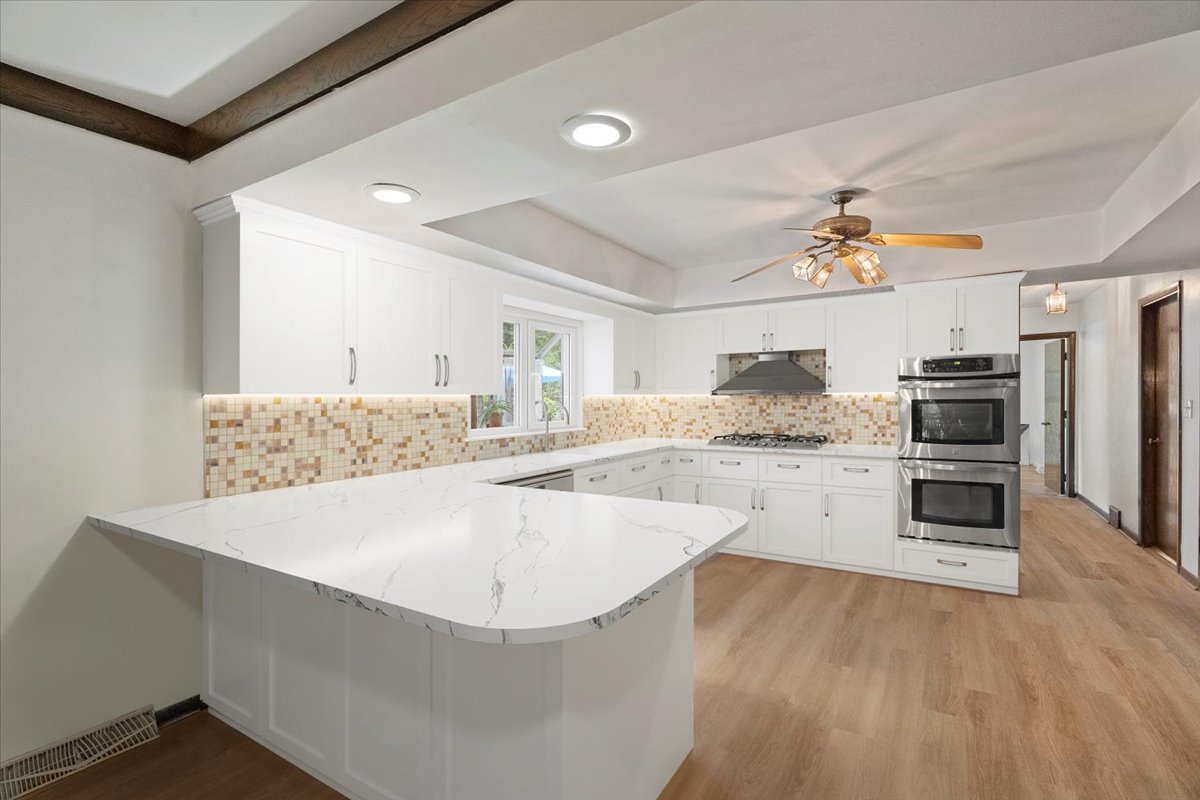 28442 W Main Street, Barrington, IL 60010