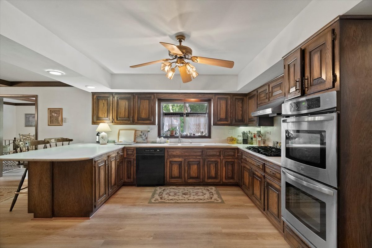 28442 W Main Street, Barrington, IL 60010