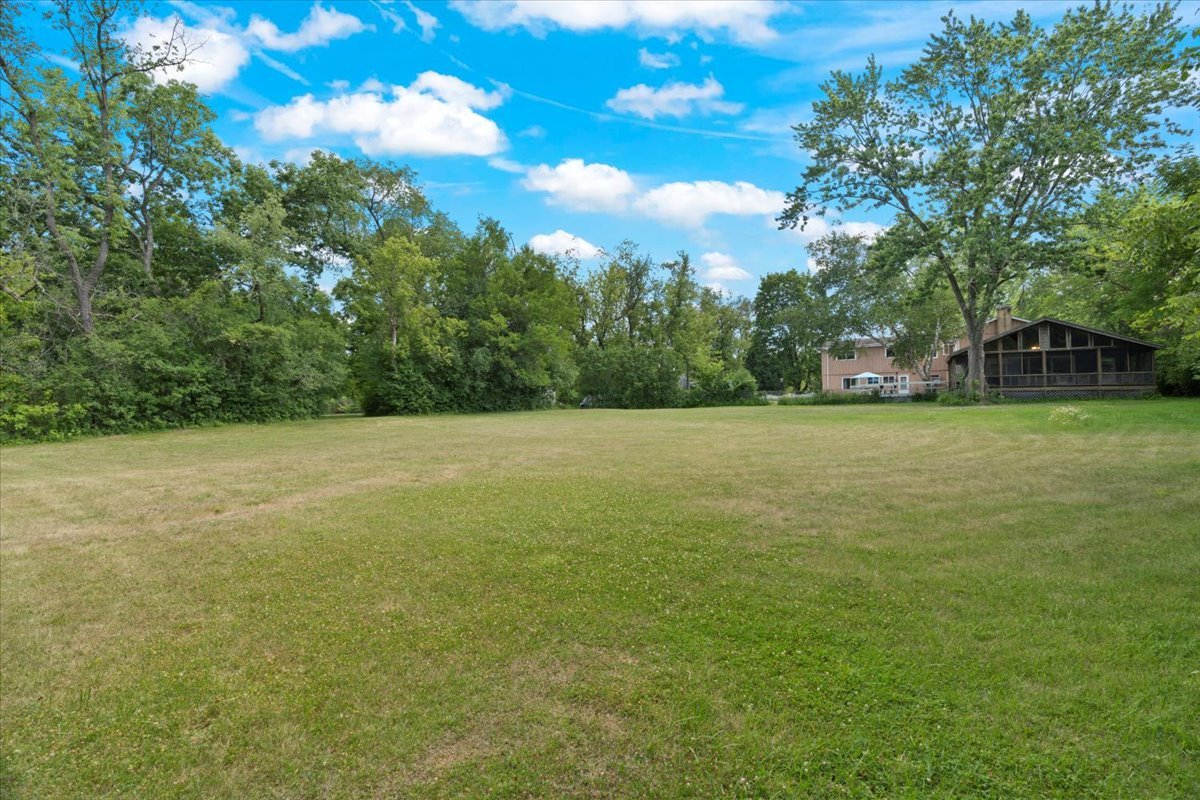 28442 W Main Street, Barrington, IL 60010