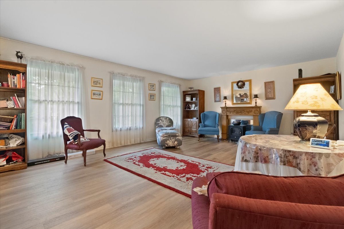 28442 W Main Street, Barrington, IL 60010