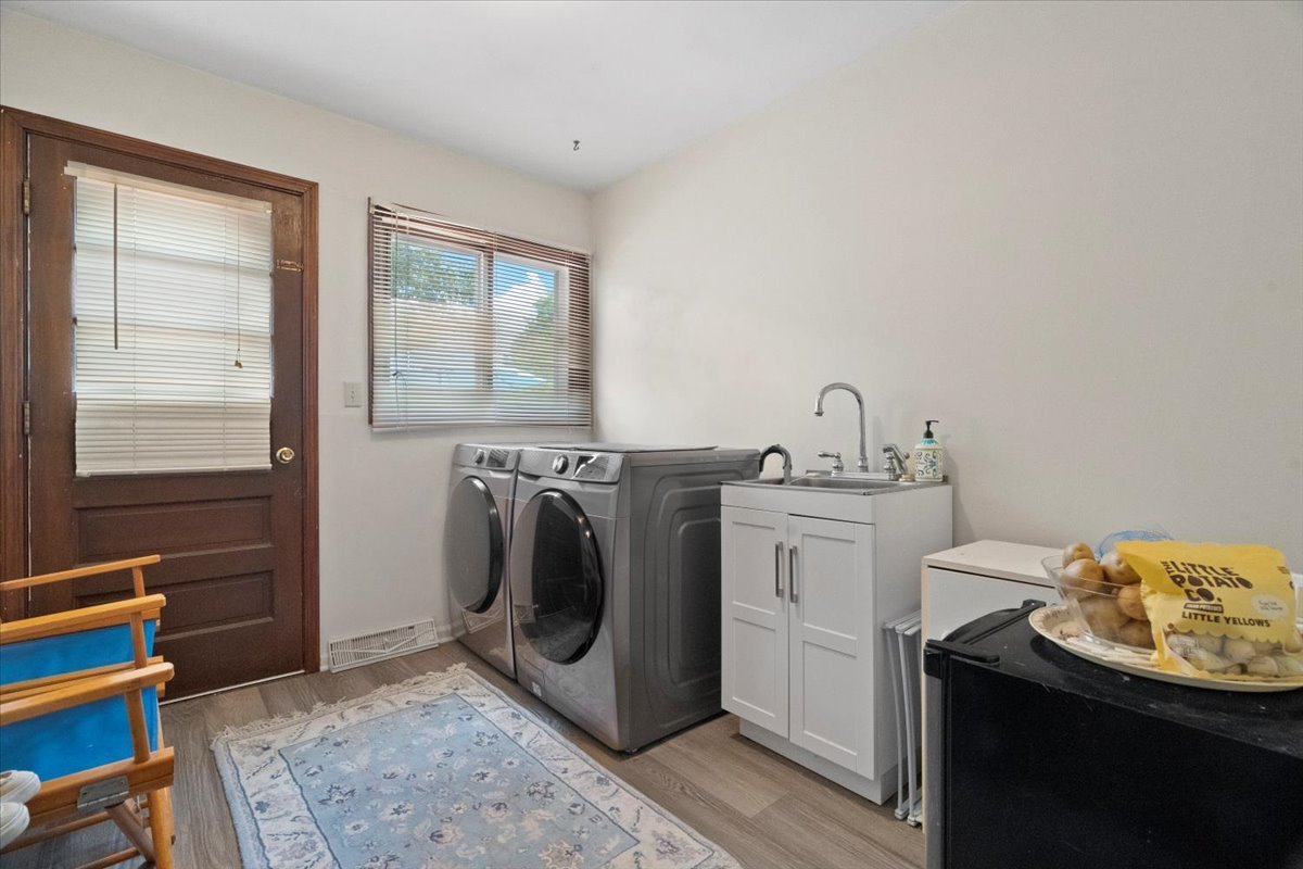 28442 W Main Street, Barrington, IL 60010