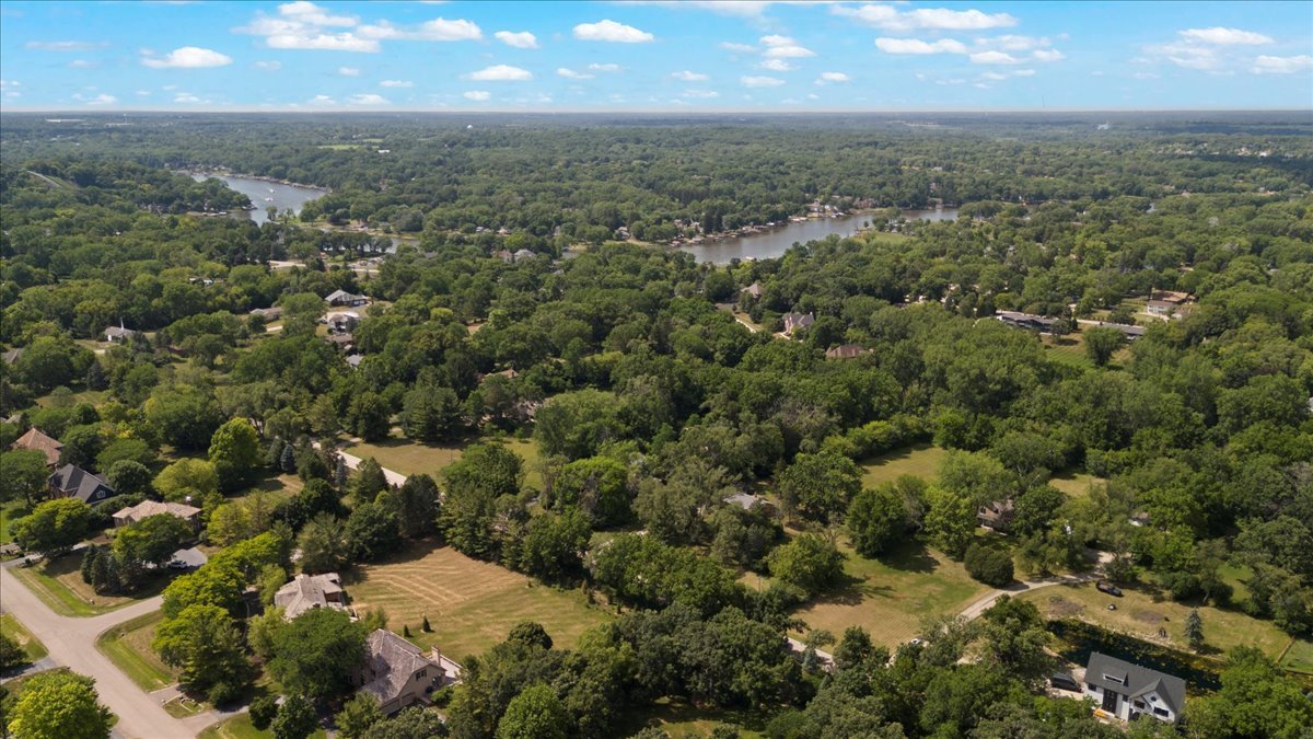 28442 W Main Street, Barrington, IL 60010