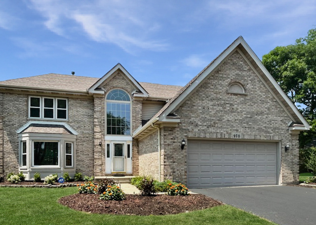 970 E Amberwood Circle, Naperville, IL 60563