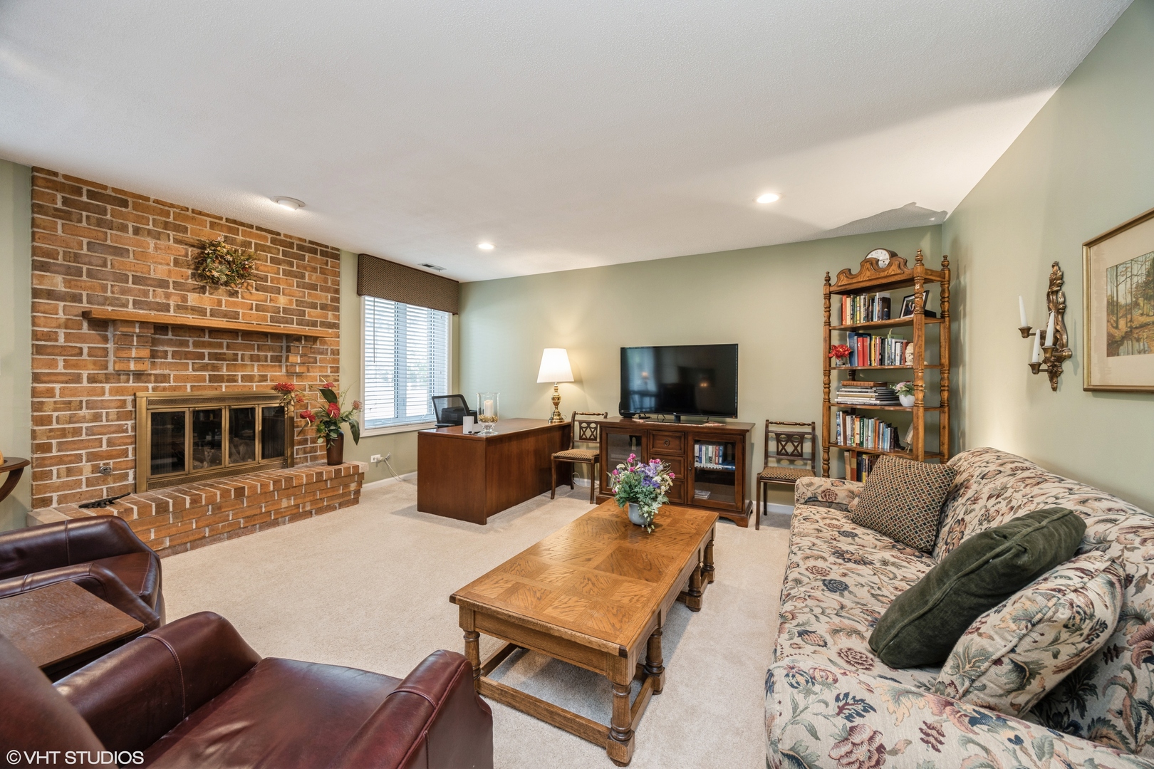 601 Lake Hinsdale Drive #104, Willowbrook, IL 60527