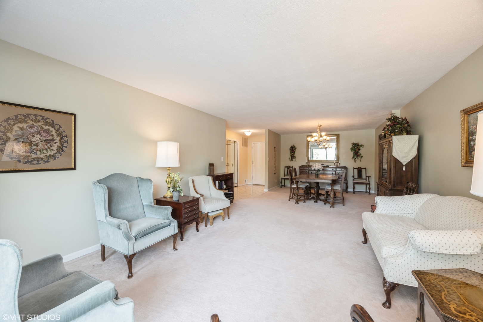 601 Lake Hinsdale Drive #104, Willowbrook, IL 60527