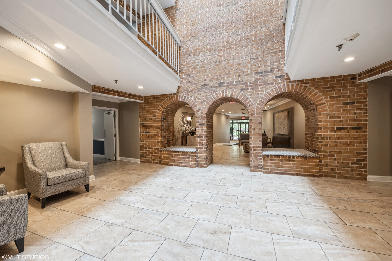 601 Lake Hinsdale Drive #104, Willowbrook, IL 60527