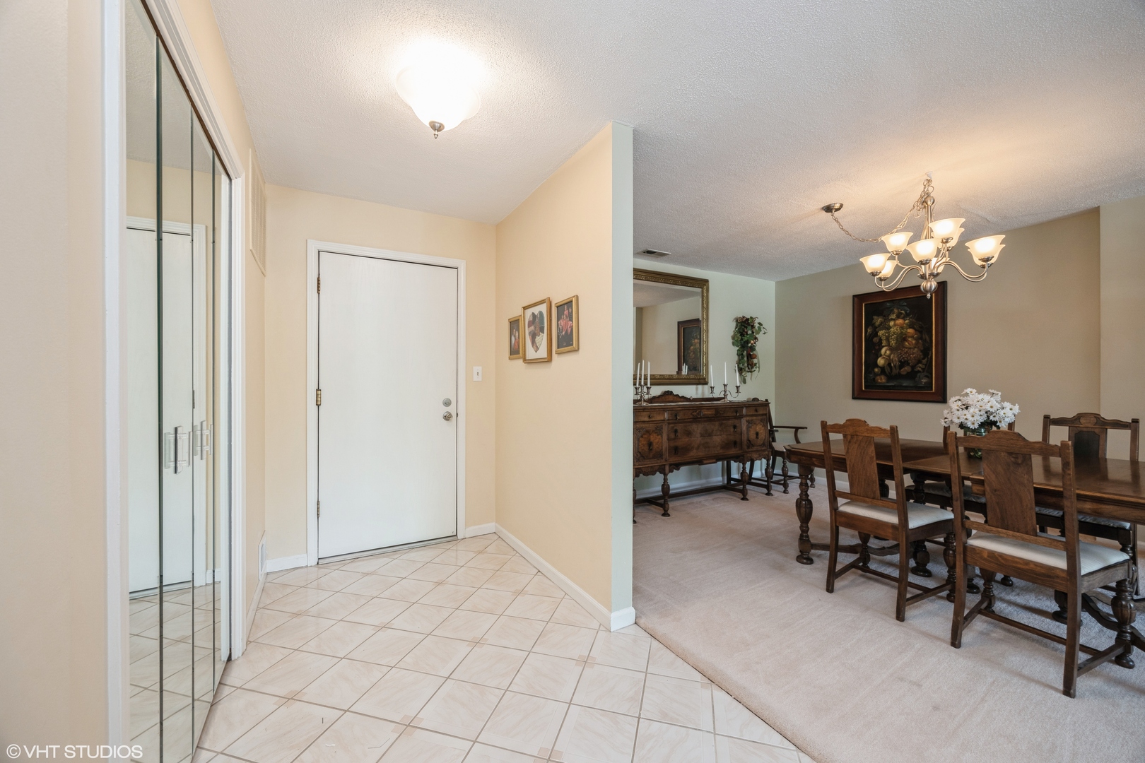 601 Lake Hinsdale Drive #104, Willowbrook, IL 60527