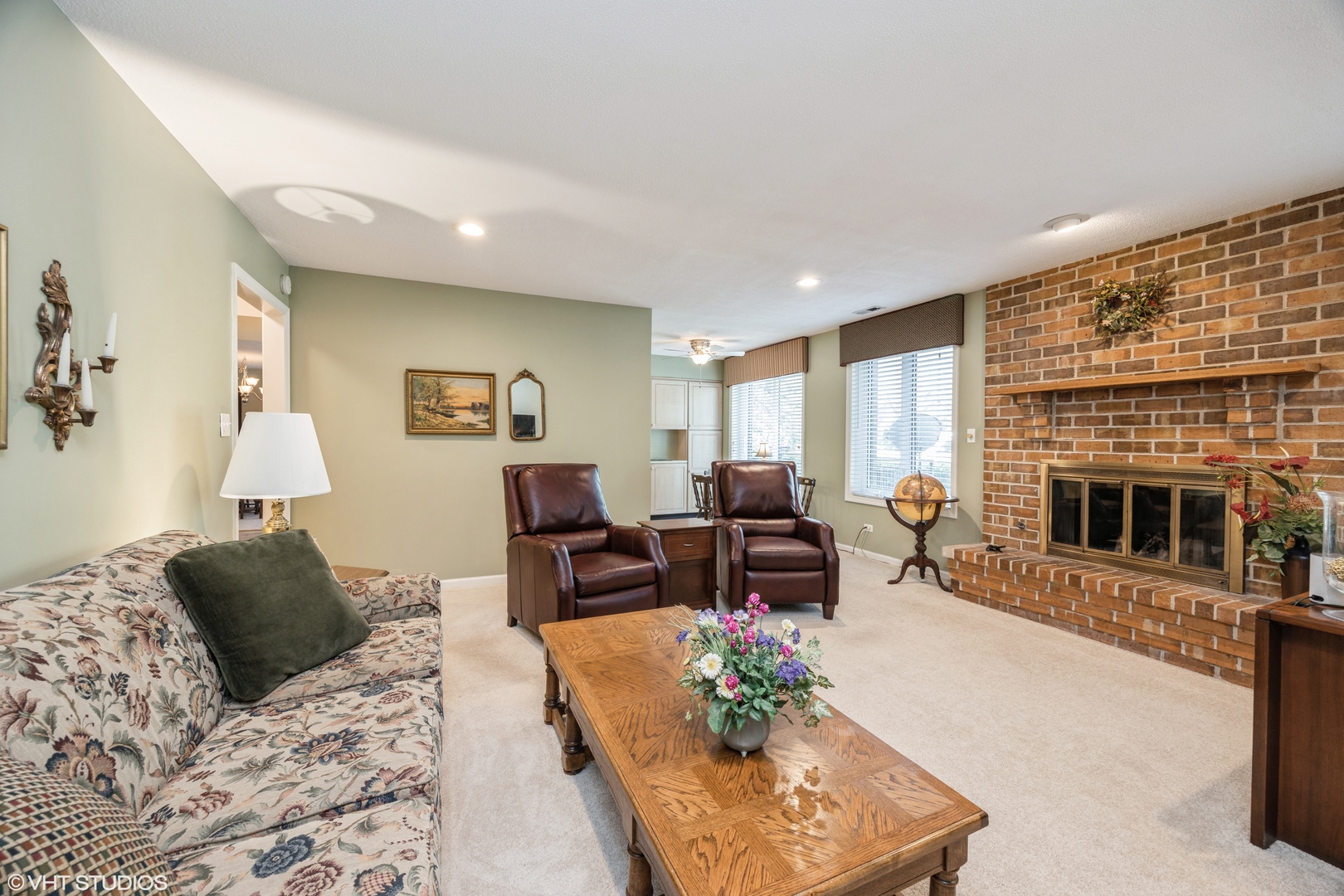 601 Lake Hinsdale Drive #104, Willowbrook, IL 60527