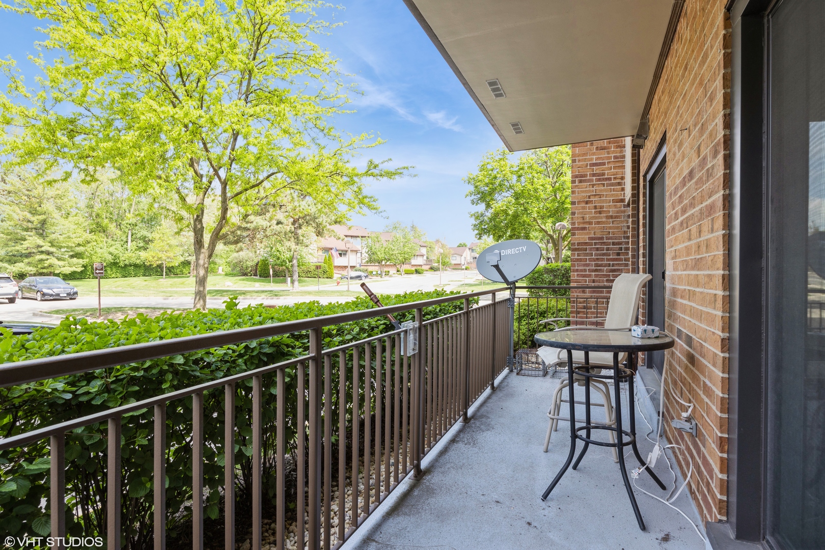 601 Lake Hinsdale Drive #104, Willowbrook, IL 60527