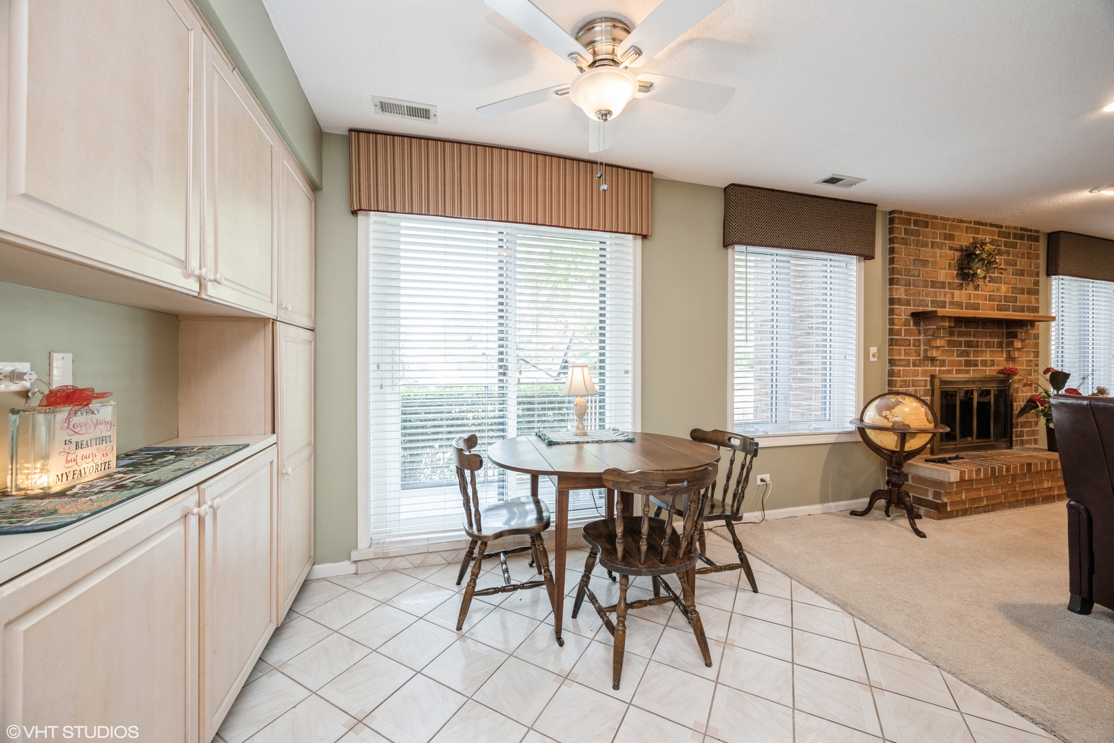 601 Lake Hinsdale Drive #104, Willowbrook, IL 60527