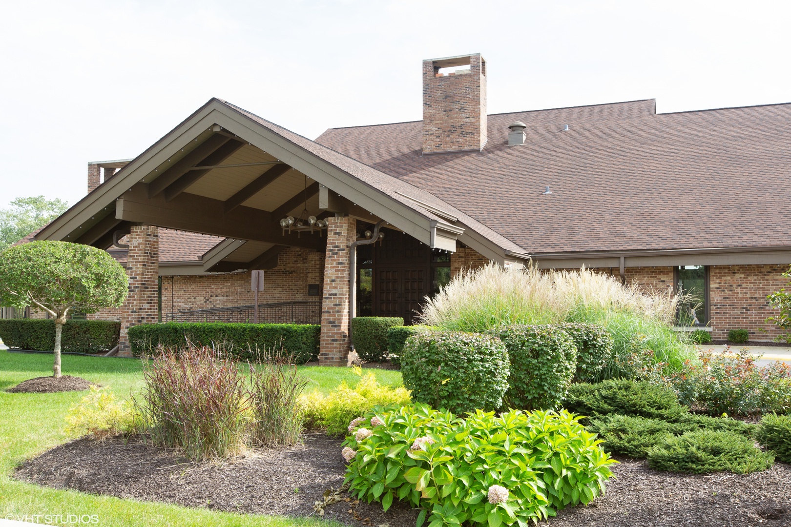 601 Lake Hinsdale Drive #104, Willowbrook, IL 60527