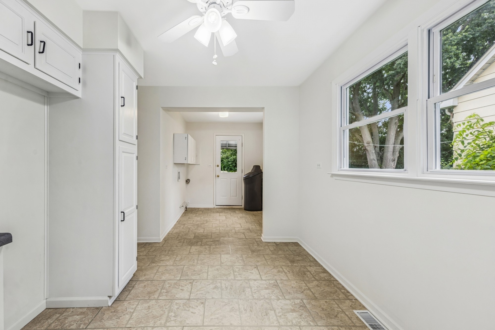 N631 Knollwood Drive, Wheaton, IL 60187