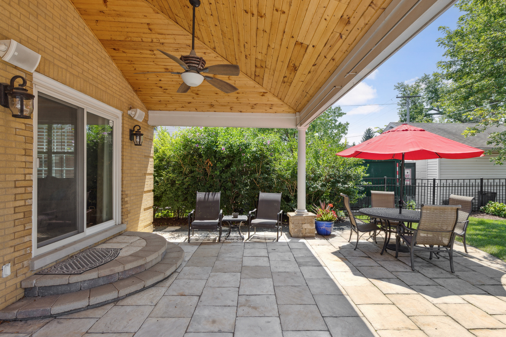 604 S Stone Avenue, La Grange, IL 60525