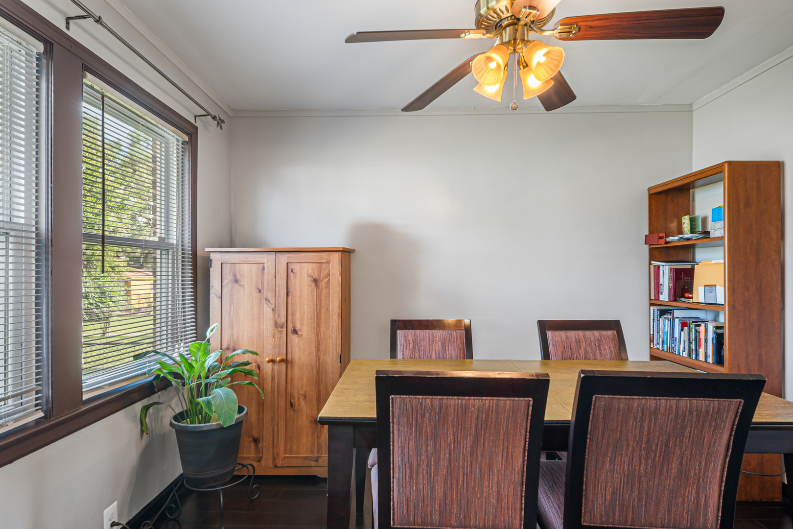 9215 S Green Street, Chicago, IL 60620