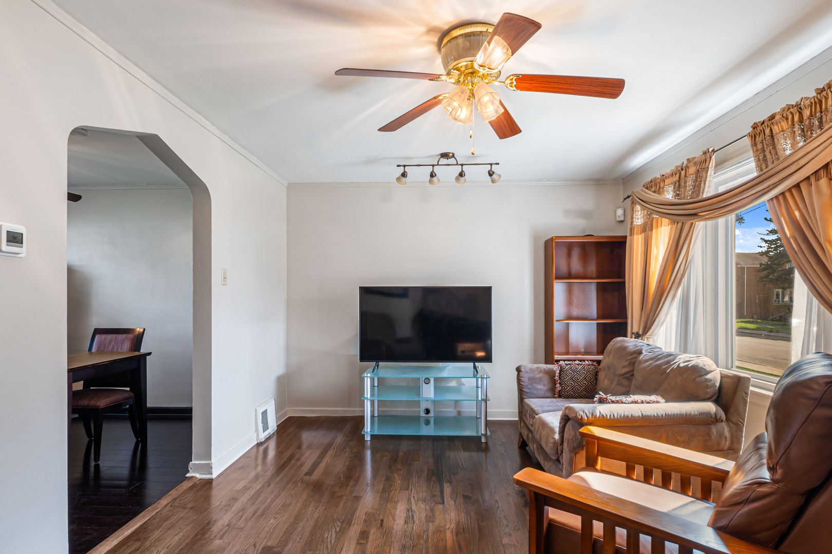 9215 S Green Street, Chicago, IL 60620