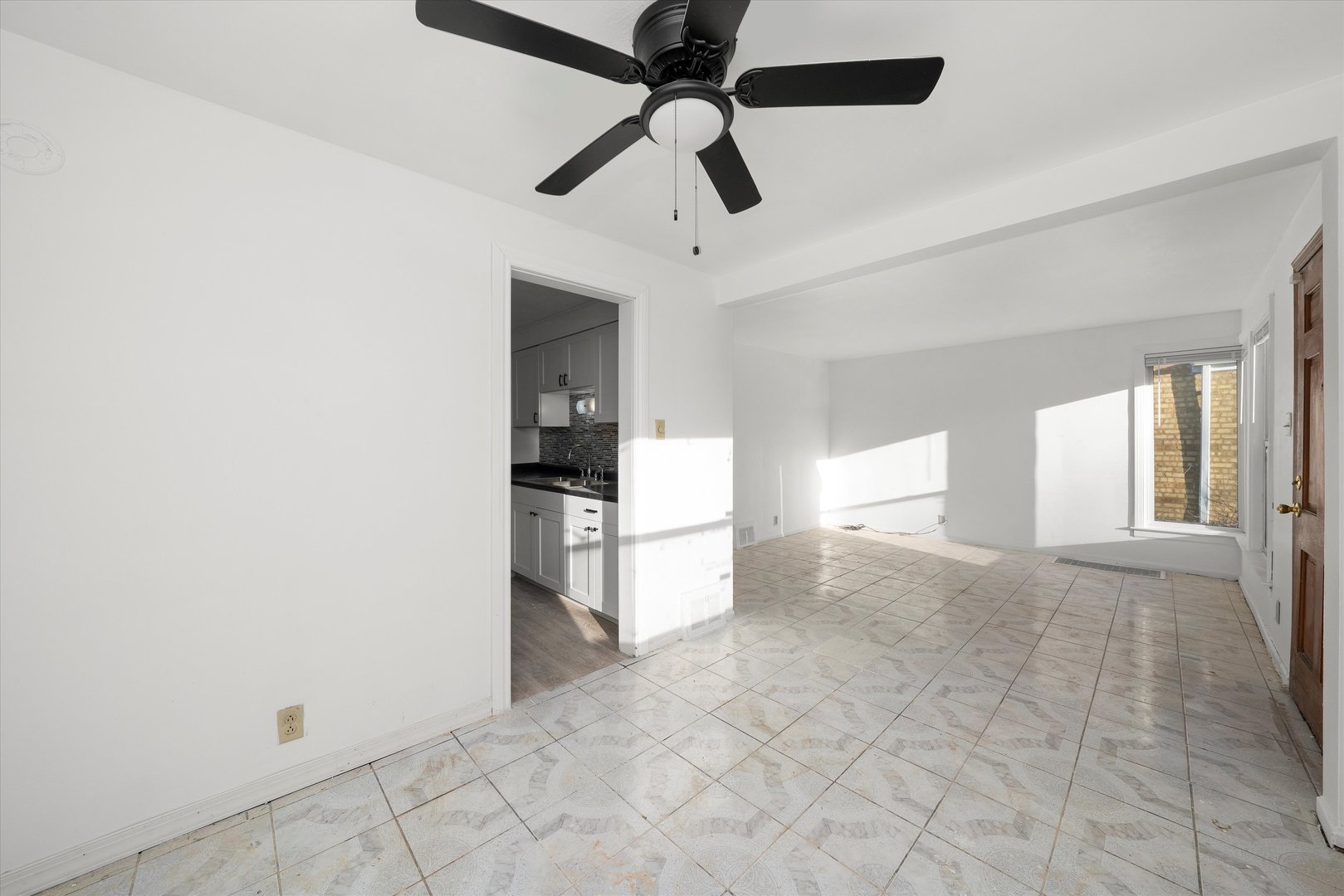 12216 S Carpenter Street, Chicago, IL 60643
