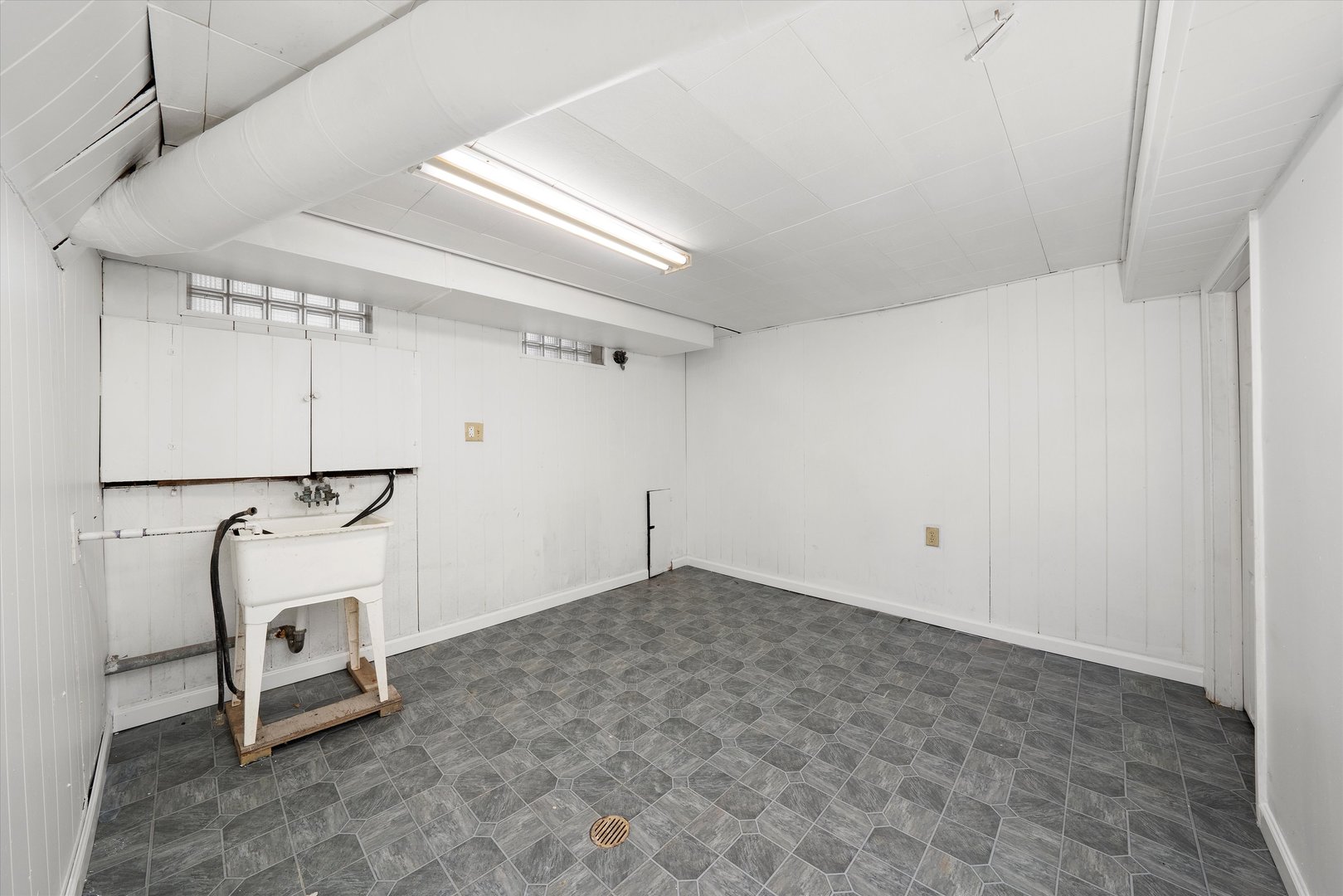 12216 S Carpenter Street, Chicago, IL 60643