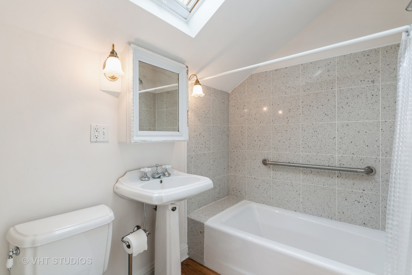 5933 N Harlem Avenue, Chicago, IL 60631