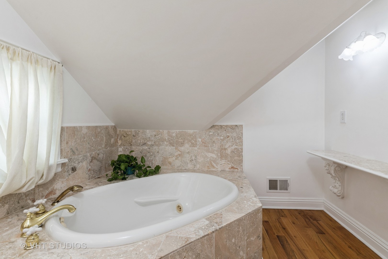 5933 N Harlem Avenue, Chicago, IL 60631