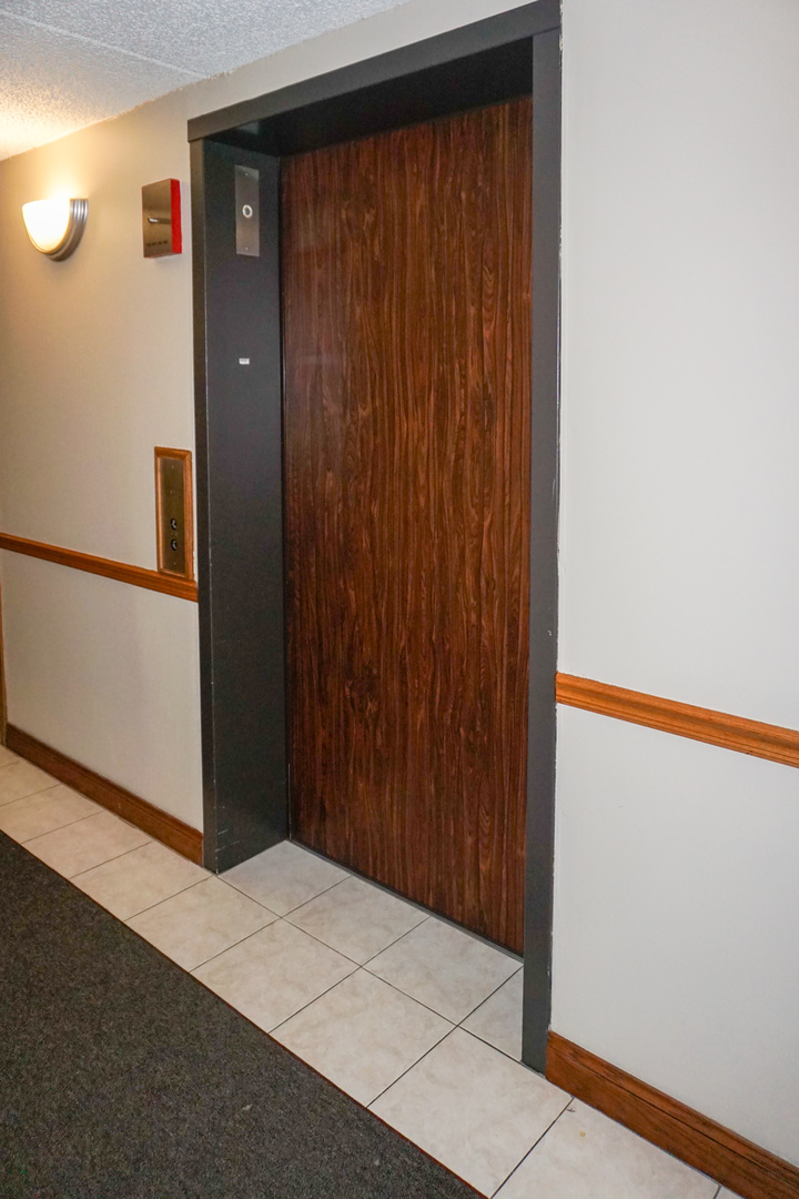 7650 W Lawrence Avenue #201, Norridge, IL 60706